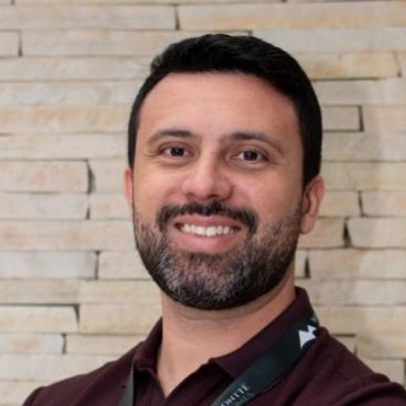 Tiago Tavares, corretor de imóveis